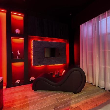 Suite Deluxe - Jacuzzi Melun Exterior photo